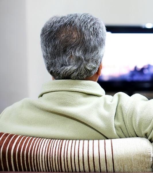 Troppo tempo trascorso davanti alla televisione porta a un aumento del rischio di morte